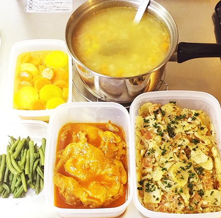 常備菜　ジャーマンポテト、鶏肉ケチャップ煮、いんげん豆のソテー、にんじんグラッセ、コンソメスープ