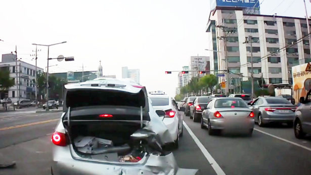 韓国車（現代＝ヒュンダイ）、欠陥疑惑の恐怖映像がYTNテレビで公開！