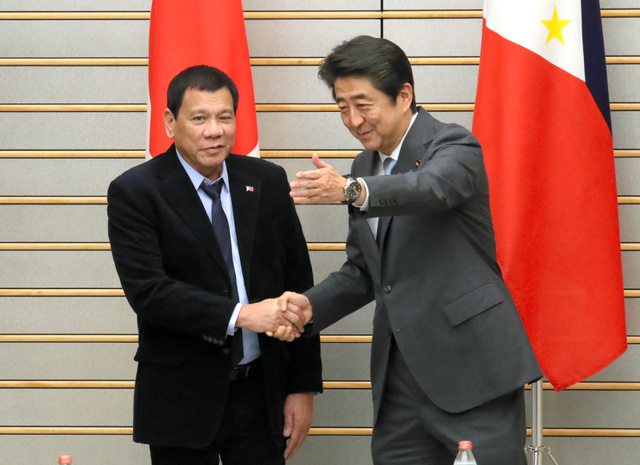 フィリピンのドゥテルテ大統領と安部首相