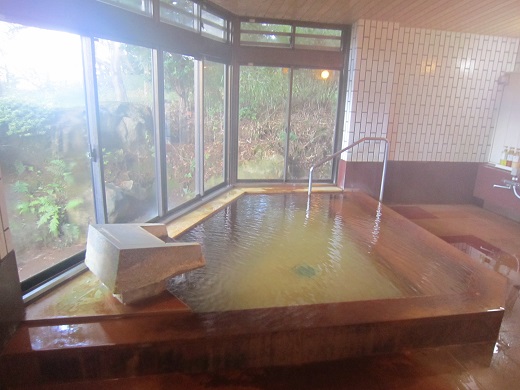 佳山水の温泉浴場